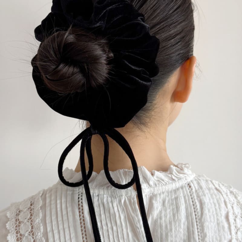 FANTASTIC PLANET string velvet scrunchie (3colors)