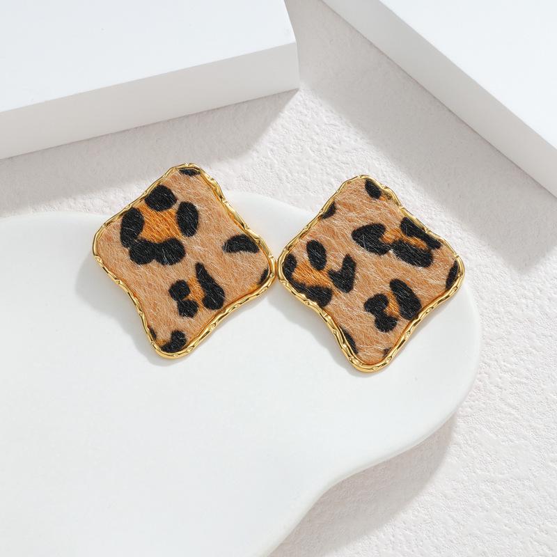 Retro Leopard Irregular Stud Earrings - High-End Autumn/Winter Design