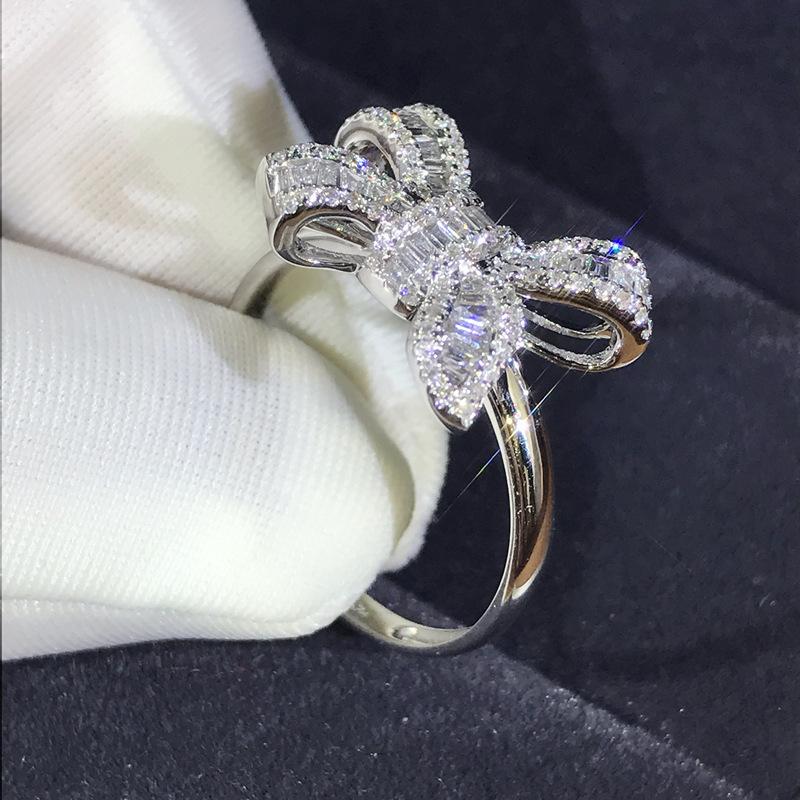 New Bow Ladder Square Diamond Ring Beautiful Luxury Imitation Diamond Ring Temperament Womens Wedding Ring