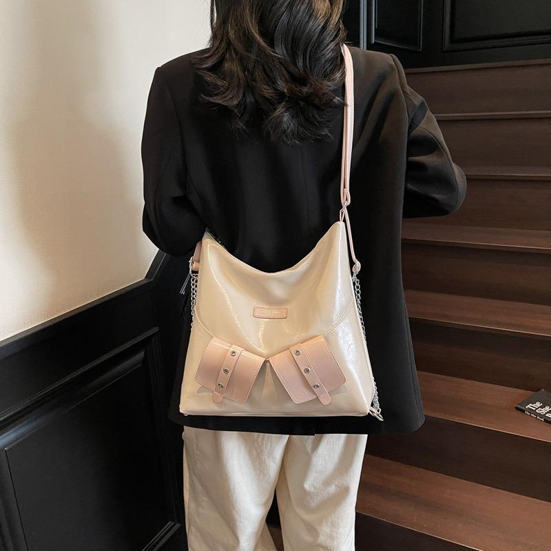 Commuter tote bag women's large-capacity new niche chain single shoulder messenger bag high-end backpack