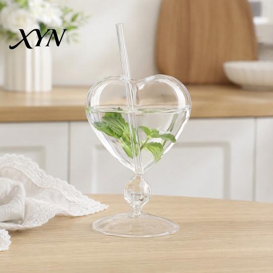 Hitzebeständiges Weinglas Kreativer Herzförmiger Kelch mit Strohhalm, Personalisierter Saft Verdickter Becher für Cocktails Becher, Liebe Herz Stielglas Champagner