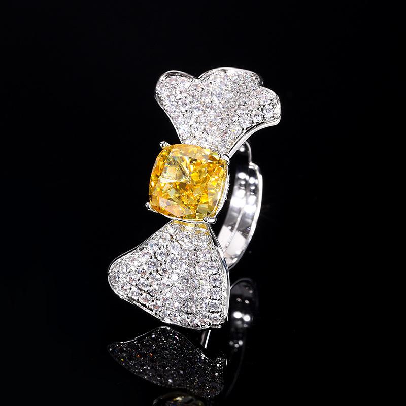 

Jewelry Copper Bottom Gold-Plated High Carbon Diamond Ice Flower Cut Pigeon Egg Copper Setting Temperament Light Luxury Ring Female 10 * 12