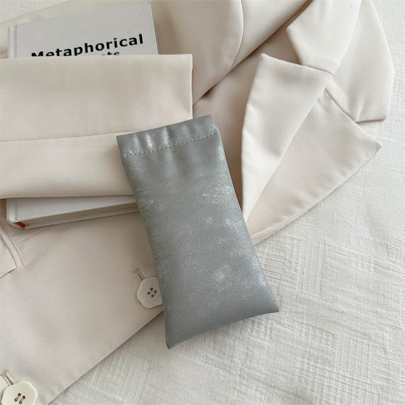 

Glasses Storage Bag Compression-resistant Portable Sunglasses Automatic Closure Shrapnel Magnetic Storage Box Eye Storage Bag Female сірий колір