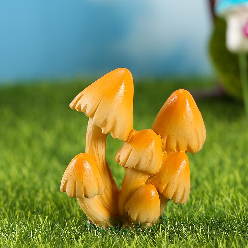 Mini Resin Mushroom Shaped Figure Ornament Home Decor Statue Waterproof Miniature Gift for Bonsai Dollhouse Fairy Garden Lawn