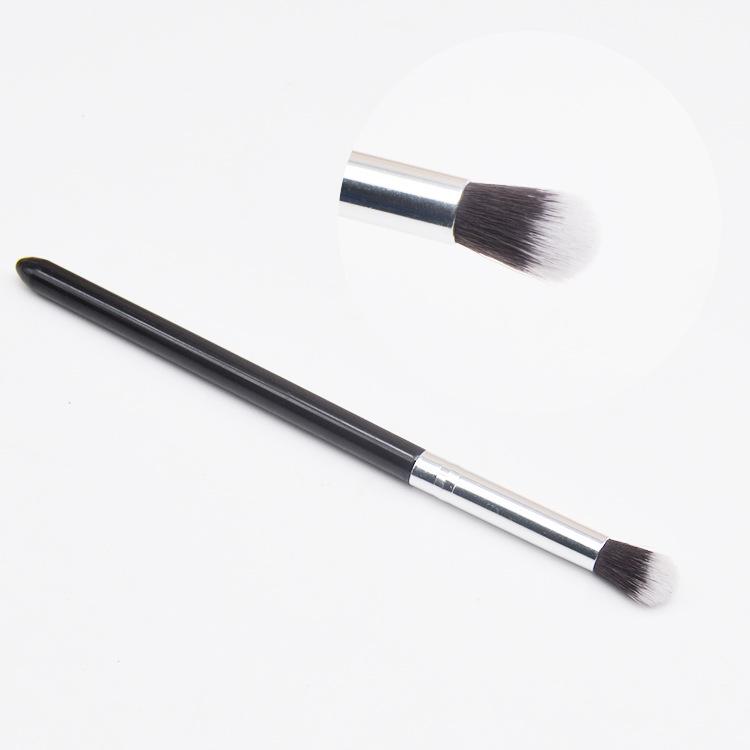 Pony Hair Angled Eyeshadow & Contour Brush for Highlight Blending