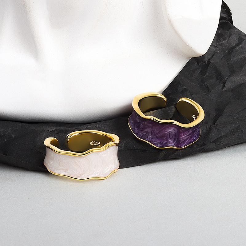 Vintage Cream Enamel Gold Rim Bread Shaped Ring Elegant Gentle Jewelry Accessory For Women