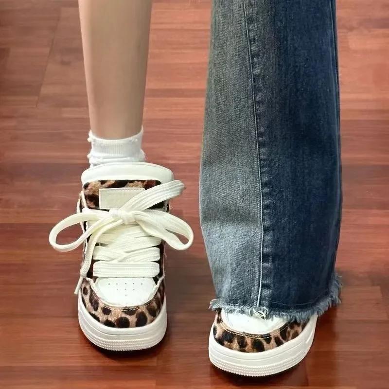 2024 High Quality Women's Shoes Spring and Autumn Fashion Round Toe Leopard Print Color Low-top Lace-up Women's Sports Shoes