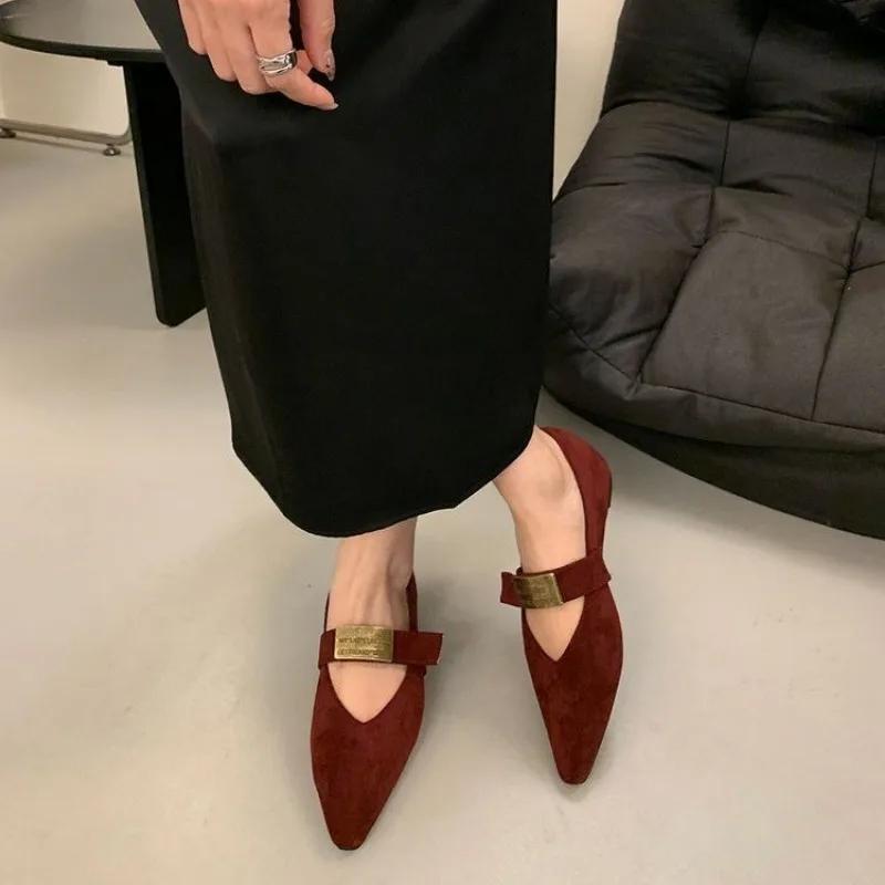 Dámské boty   Výprodej Nazouvací dámské baleríny Módní kovová dekorace Společenské baleríny Dámské Sexy špičaté baleríny na nízkém podpatku