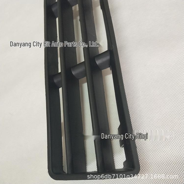 

Volkswagen Golf MK4 Front Bumper Lower Center Grille Mesh 80 cm