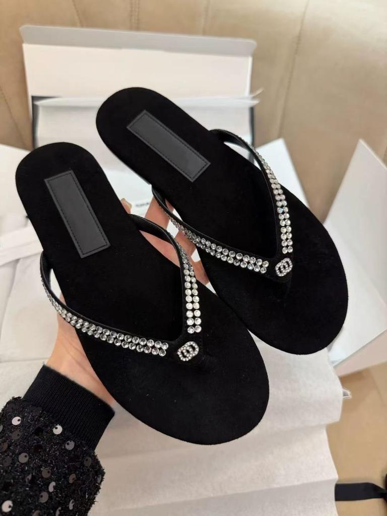 Flat bottom pearl pinch foot flip-flop sandals for women in summer, new with skirt, open-toed beach