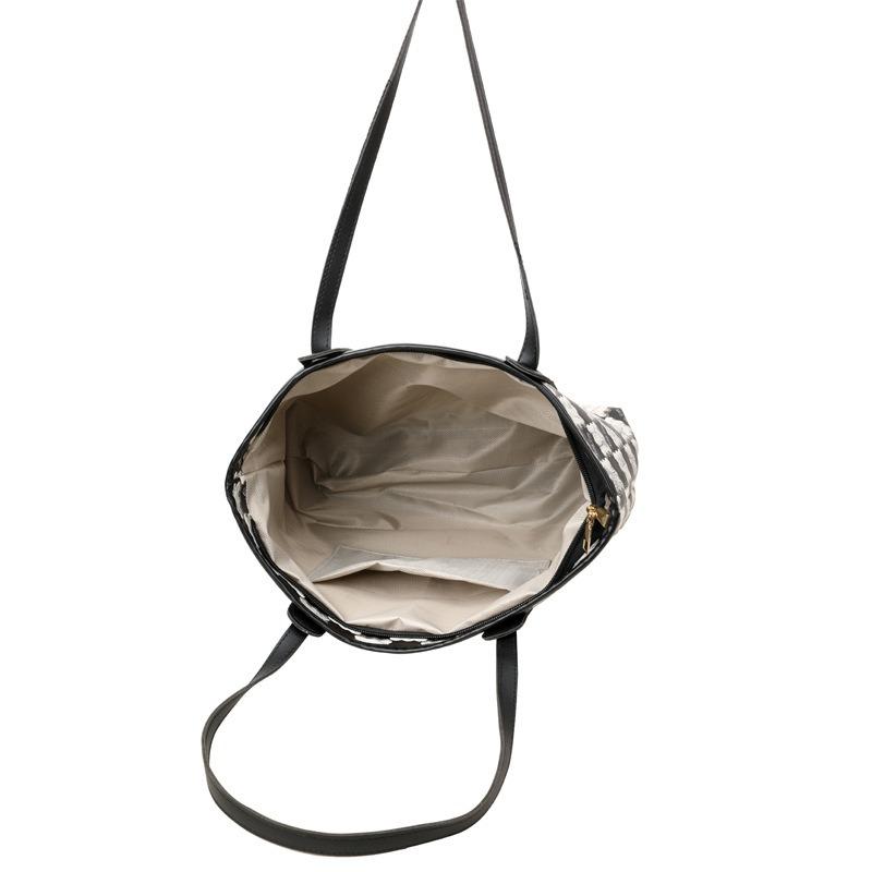 Large-capacity tote bag women's new light luxury fashion niche high-end large bag versatile shoulder bag