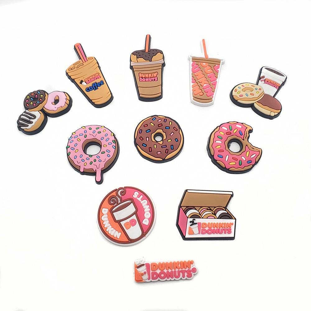 Charms Croc Cibo Carino - Ciambella e Tè al Latte - Decorazioni Morbide in Gomma per Scarpe - Set da 11 Pezzi
