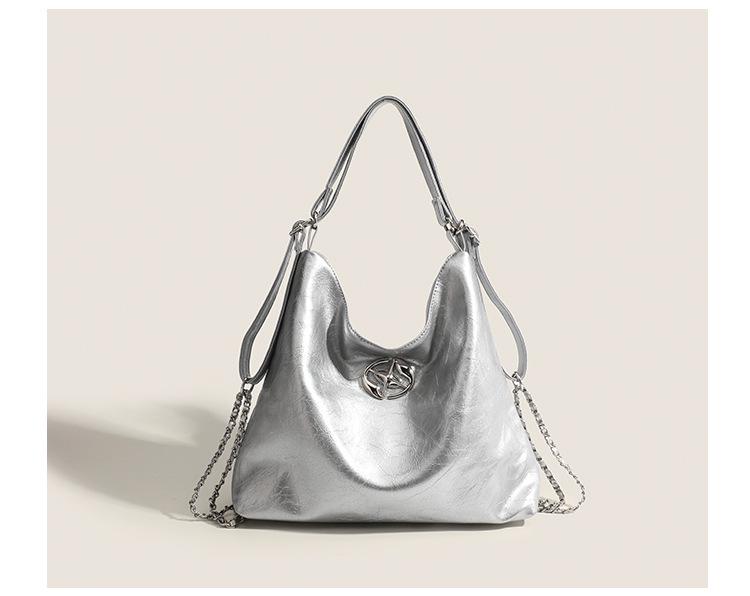 

Женский рюкзак-цепочка 2024 года: Большая плиссированная сумка-тоут, нишевый дизайн, сумка на одно плечо