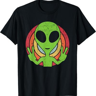 Funny Retro 80's Style Vintage UFO Lover Alien Space Gift T-Shirt