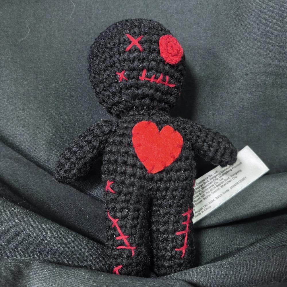 Verschiedene Farben Handgemachte Thailändische Voodoo-Puppe Einzigartiges Gruseliges Horror-Party-Ornament Hexerei Scherz-Requisiten für Halloween Weihnachtsdekoration