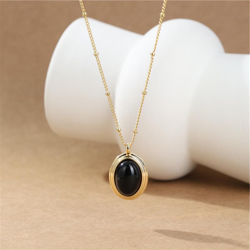 Arvaleff Black Agate Pendant Necklace - Light Luxury Retro Jewelry for Women