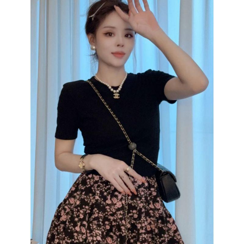 

French Style Retro Fashion High Waist Floral Skirt Women s Summer 2025 New Arrival Cover Cross-Body Slim Looking A- line Chiffon Skirt Black Tops S