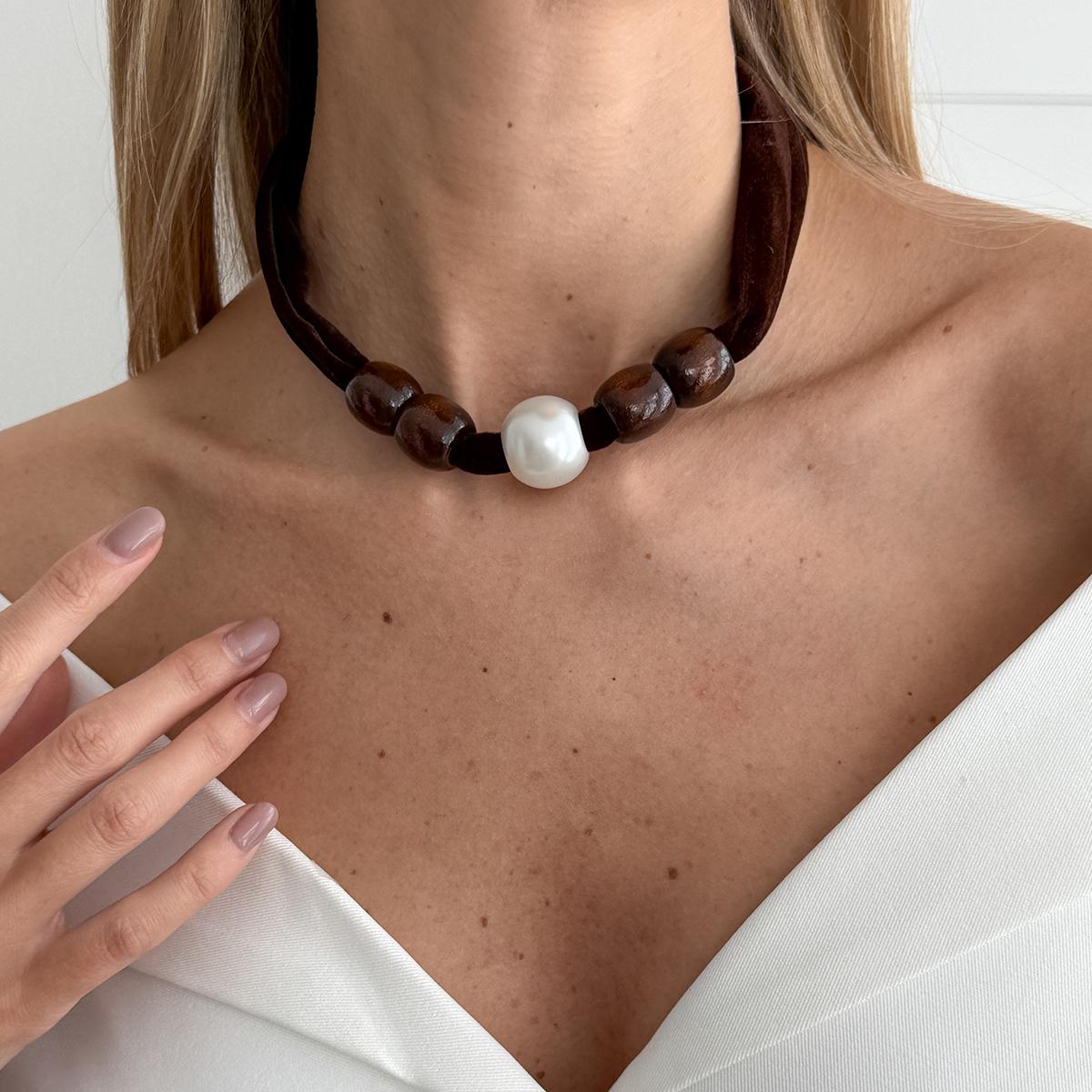 

SHIXIN Vintage Imitation Pearl Wood Beaded Short Chokers Necklace for Women Elegant Velvet Rope Neck Chain Jewelry on the Neck