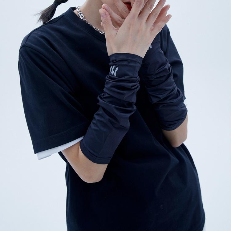 New MLB Set in Sleeve T Shirt Unisex Black 31TS03131-50L