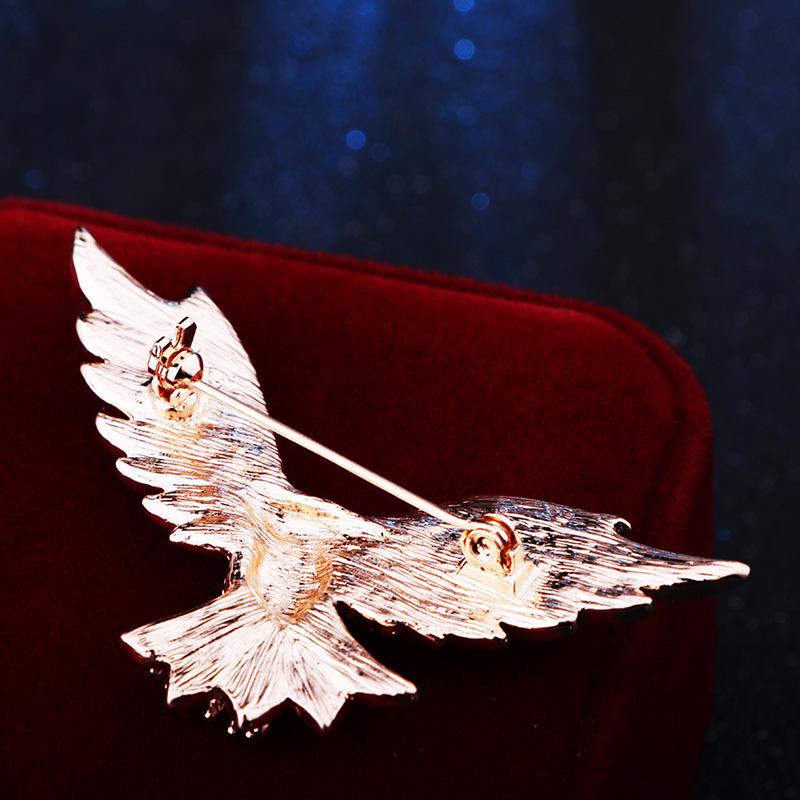 Eagle Rhinestone Alloy Brooch - Trendy Unisex Fashion Pin & Clothing Accessory