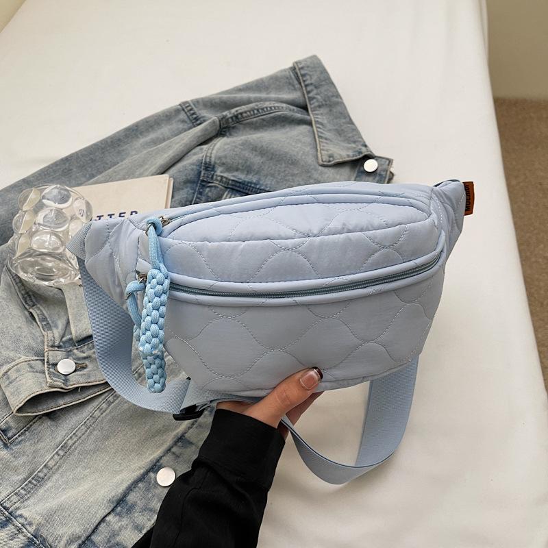 

Light and large-capacity oblique span cotton clothing bag 2025 autumn new fashion diamond foreign gas breast bag women s popular small square bag синий