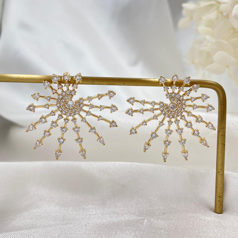 SENYU Luxury Pave Zirconia Starburst High-End Earrings Elegant 18K Gold Plated Radiant Sparkling Stud Fine Jewelry for Women