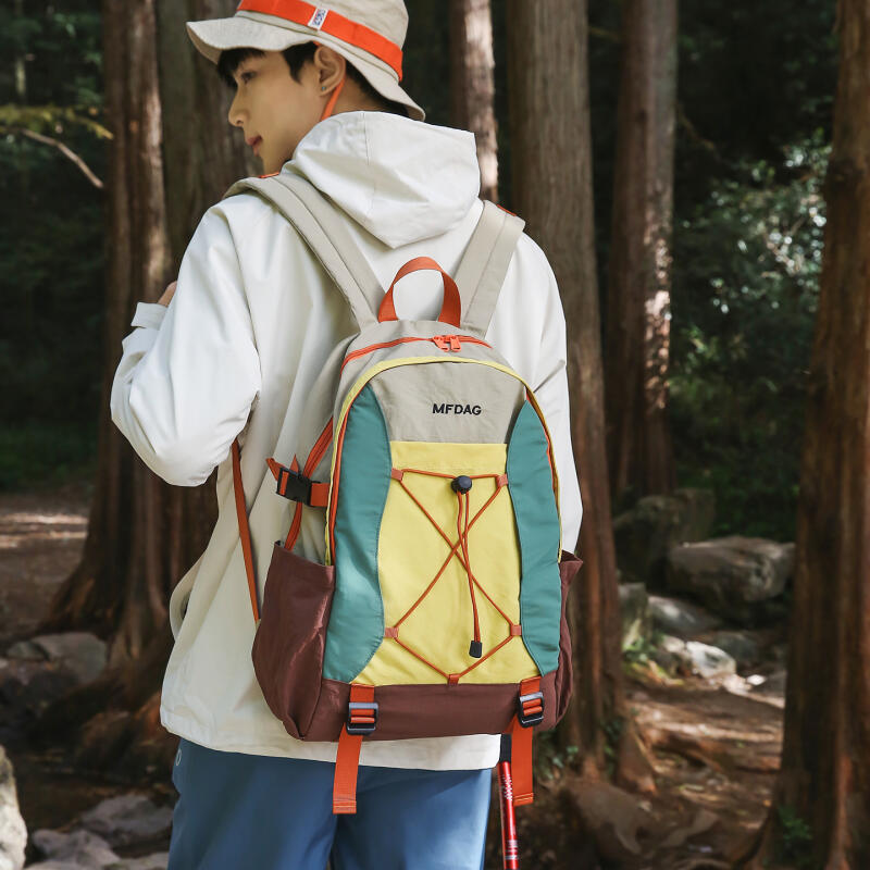 Outdoor Contrast Backpack Large Capacity Lightweight Travel Backpack Sport Schoolbag