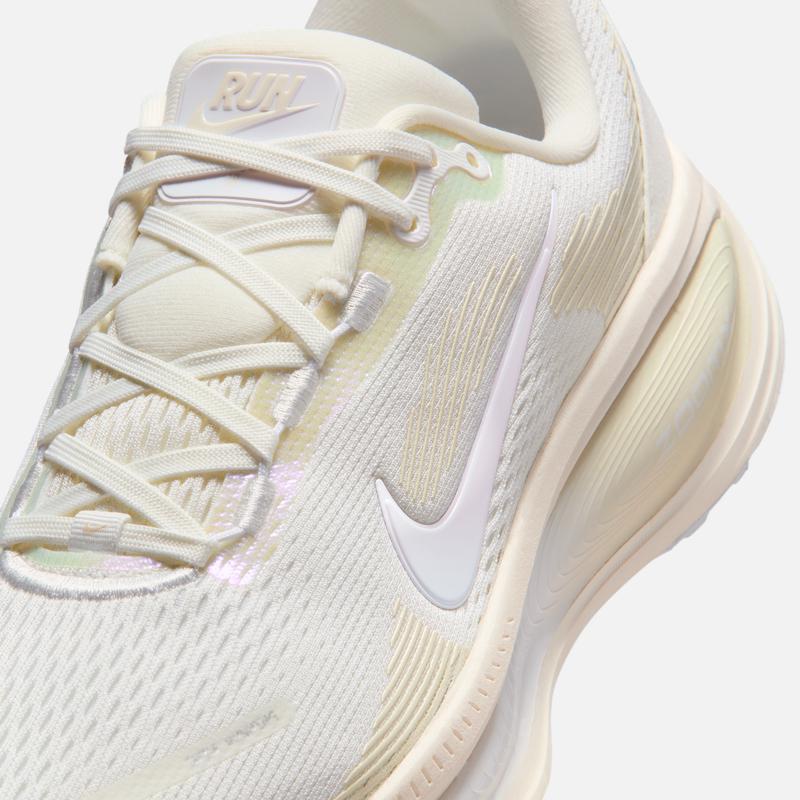 Nike Women's Breathable Road Running Shoes for Spring - NIKE VOMERO 18 IO9915