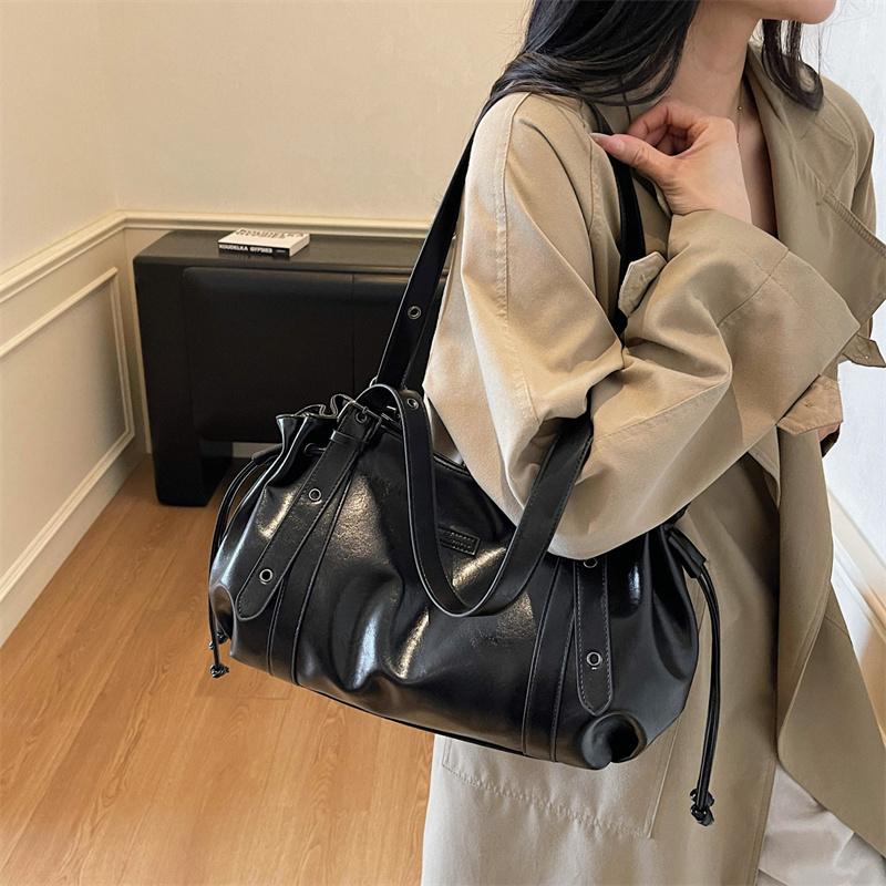 Yogodlns Casual Soft Leather Shoulder Bag Large Capacity Solid Color Commute Bag Multifunctional Minimalist Tote Bag For Women