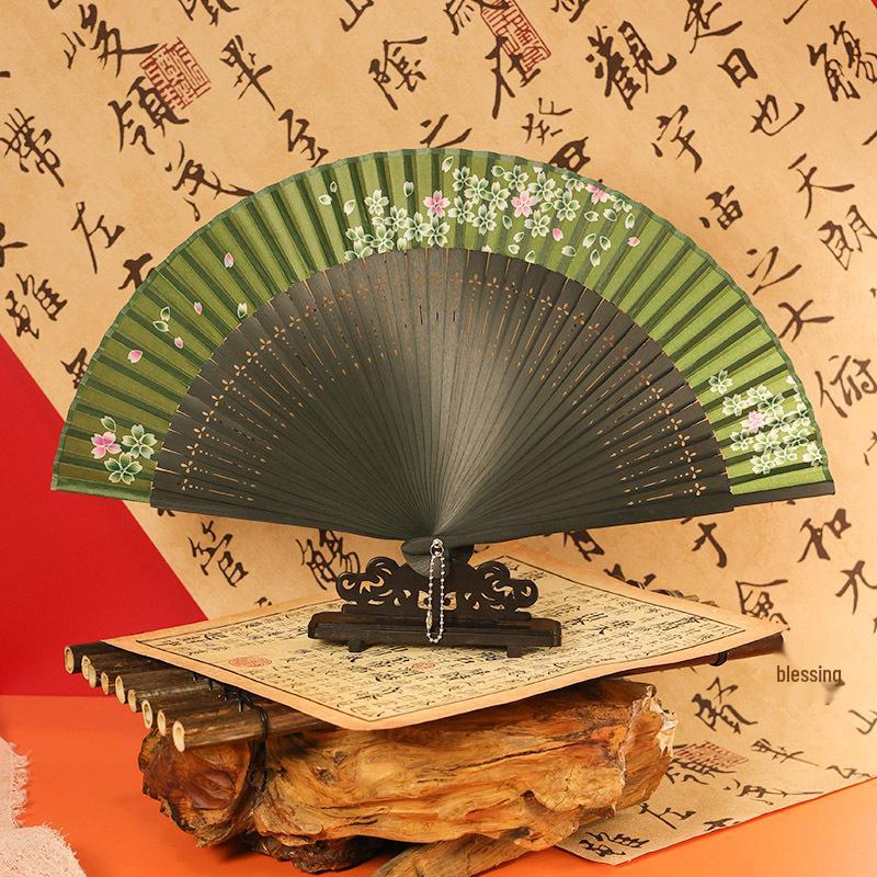 Hanfu Faltfächer im antiken Stil: Neuer chinesischer Design-Tanzfächer für Damen