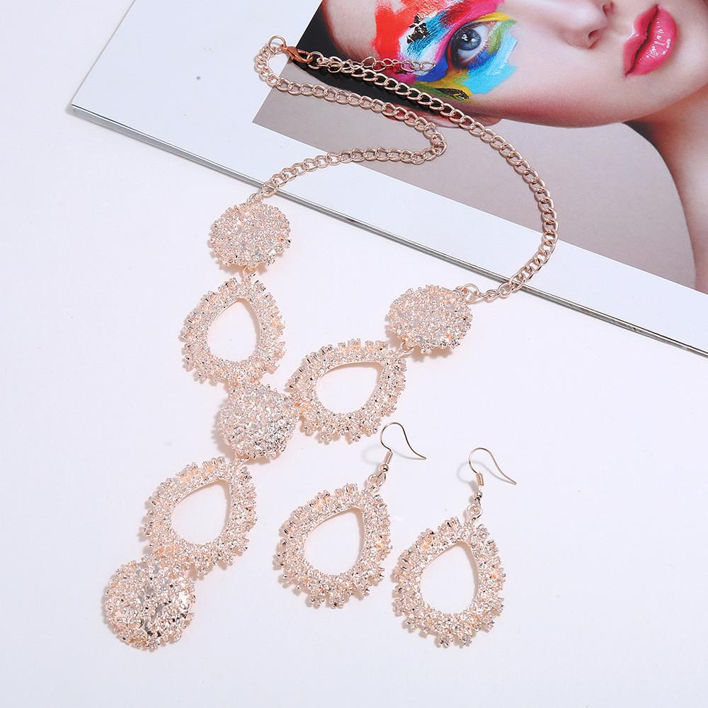 Water Chic Geometric Drop Necklace Set With Alloy Pendant And Chain Spring For