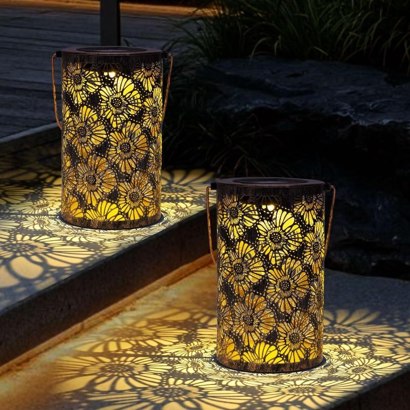 2026 New Vintage Daisy Projection Solar Lantern - Rustic Iron LED Lamp, Waterproof Hanging Decor for Garden, Patio & Yard