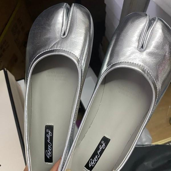 Fashion Flat-Bottomed Bean Pig'S Foot Single Shoes For Women In 2025, Horseshoe Split-Toe Thumb Pig'S Foot Boat Shoes, Ladle Shoes