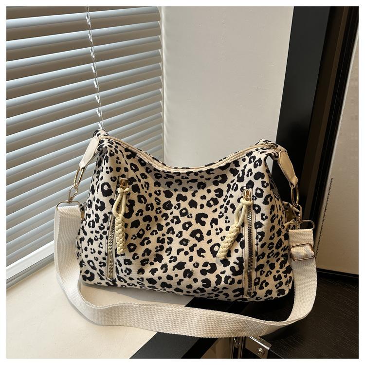 Fashion Leopard Print Large Capacity Tote Bag Casual Women's Shoulder Bag Simple Vintage Crossbody Bag Fashionable Leopard Pattern Zipper Shopping Bag
