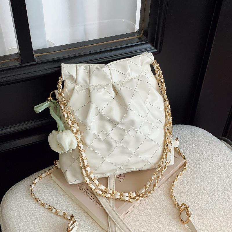 

Spring and summer new fashion classic diamond chain bag high-end shoulder backpack portable messenger bucket bag бежевый