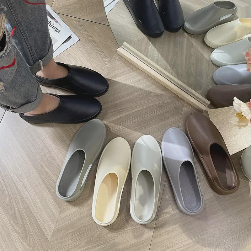 Z2024 Men's Closed-Toe Sandals: Soft Bottom Hole Shoes, Chef & Beach Wear, Coconut Style Slippers