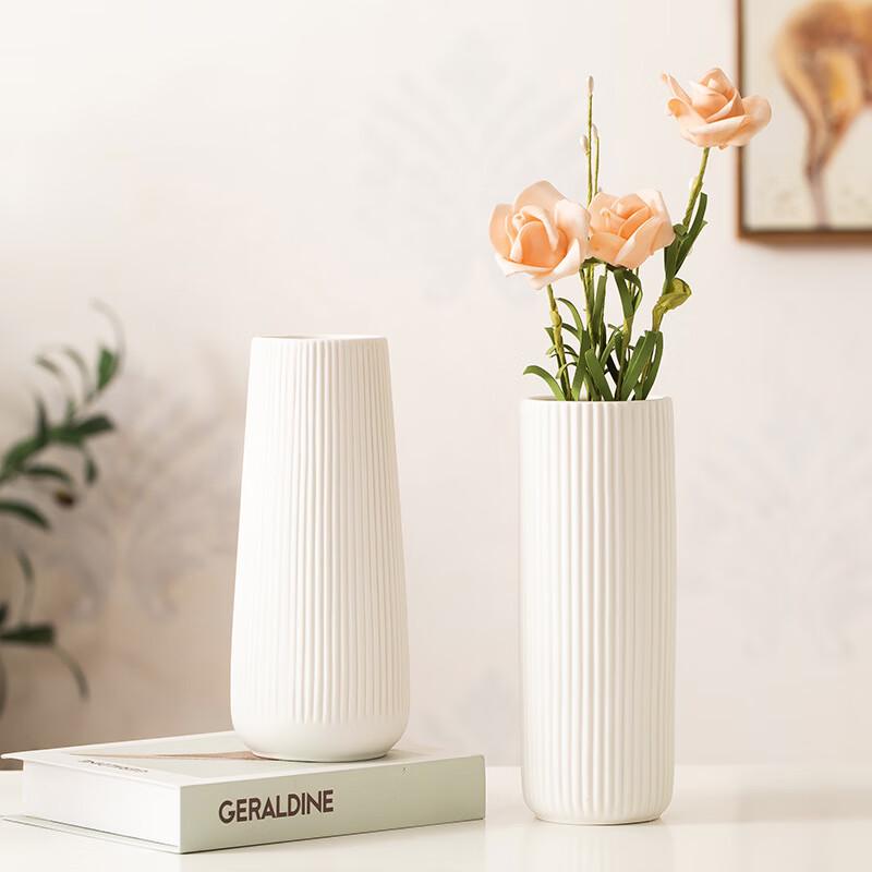 Nordic White Ceramic Illustrated Flower Vase