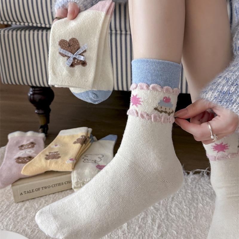 Female Autumn and Winter Warm Thick Sweet Lovely Butterfly Cartoon Bear Boneless Wool in The Tube Pile Socks