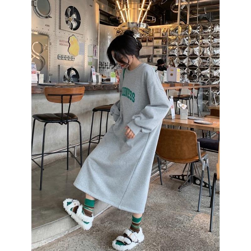 Damenmode Herbst Winter Langarm O-Ausschnitt Lockere Taille Lässige Kleider