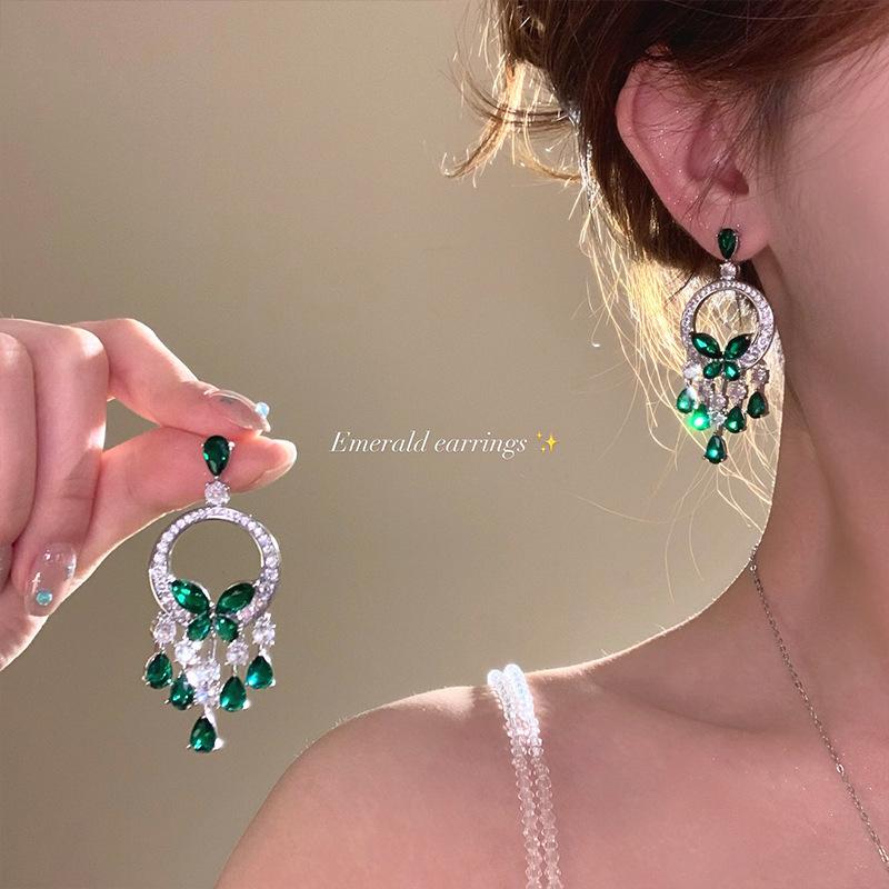 Exquisite Butterfly Tassel Earrings & Necklace Set: Light Luxury, Striking Design