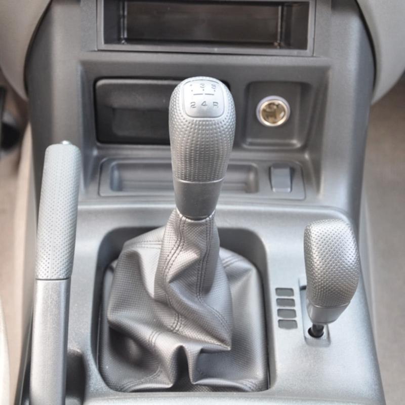 Verbessern Sie Ihr Fahrerlebnis mit dem Fahrzeugzubehör 2420A043. Schalthebelschieber. Einfache Installation. Langlebig.