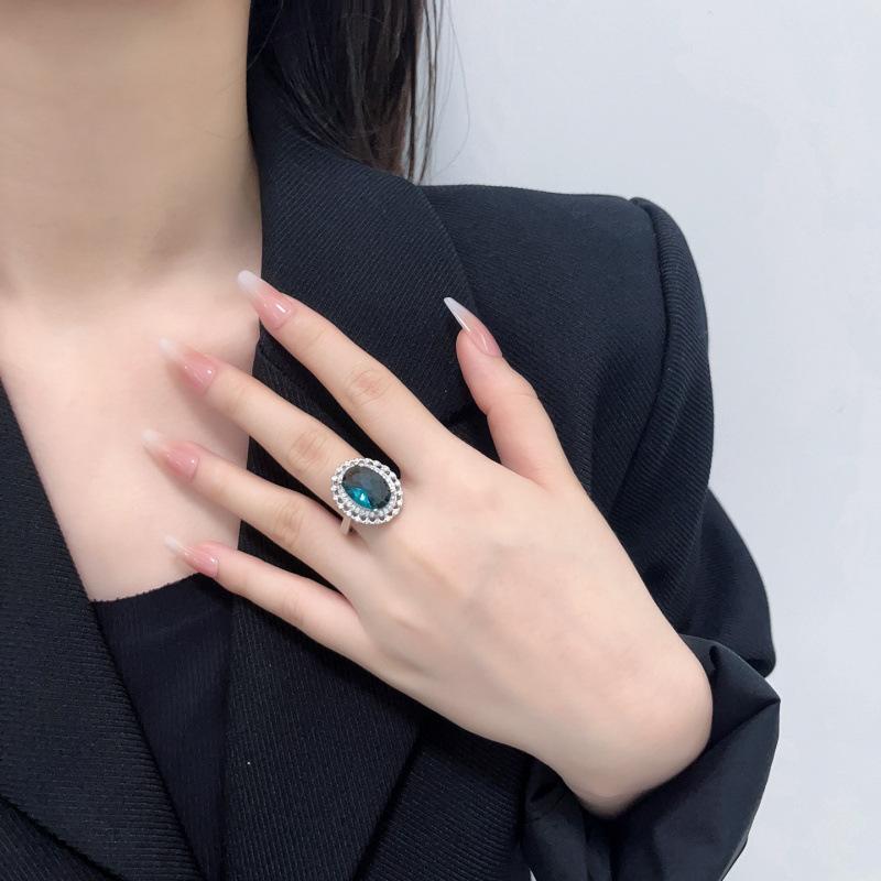 Color Treasure Red And Blue Zircon High-End Ring Slightly Inlaid With Diamonds Emerald Ring Jewelry