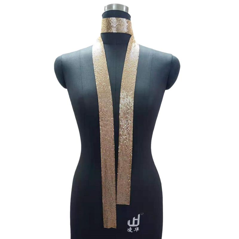 2025 Nouveau Foulard Métallique à Sequins Pour Femmes Boîtes de Nuit Fête Collier Brillant Bijoux Personnalité Tendance Accessoires de Mode Polyvalents