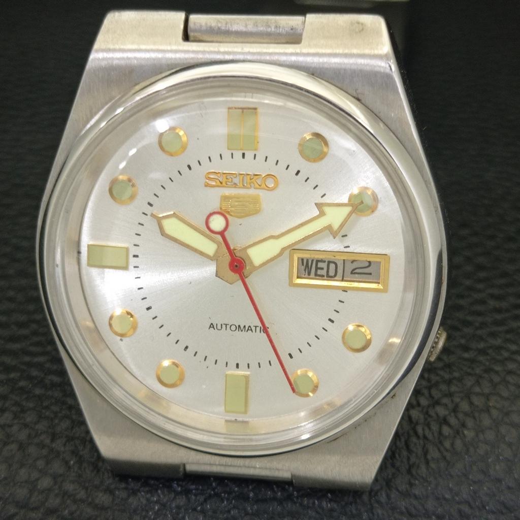 GENUINE VINTAGE SEIKO 5 AUTOMATIC 7S26A JAPAN MENS SILVER DIAL WATCH a702469-5 R124-a702469