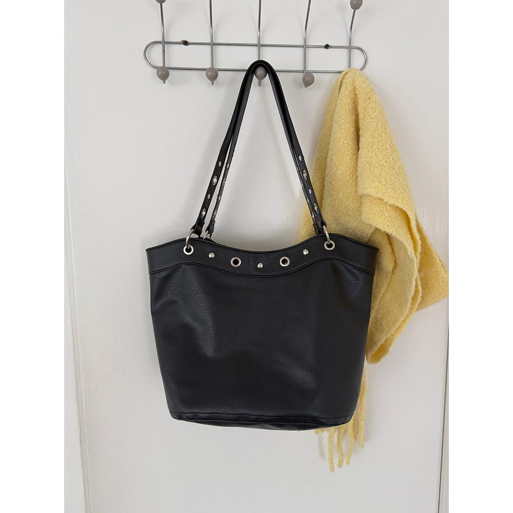 IELGY Ladies Shoulder Bag Large Capacity Punk Motorcycle Style Rivets Commuter Tote Bag Retro Fashion
