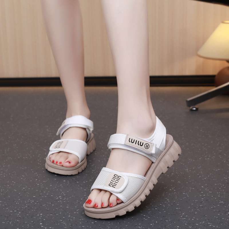 Sports sandals flat-soled fairy wind ins tide 2025 new summer Korean version casual Velcro beach shoes