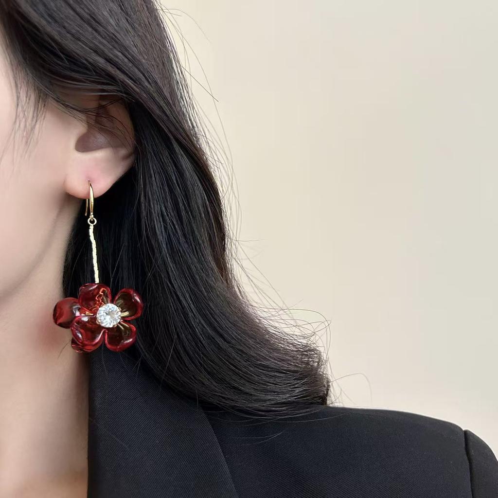 Red Flower Tassel Earrings Earrings Resin Petals Pendant Retro Light Elegance Premium Natural Light Luxury Earrings