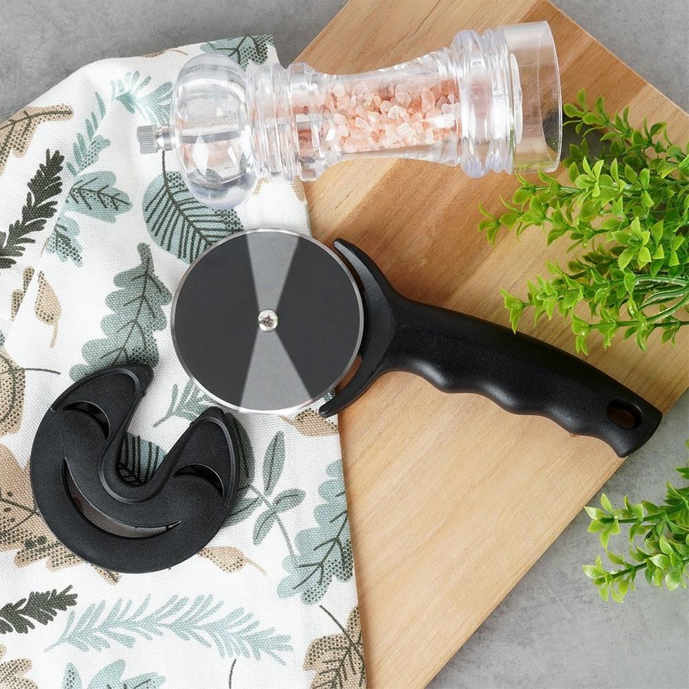 Round steel pizza cutter 20 cm