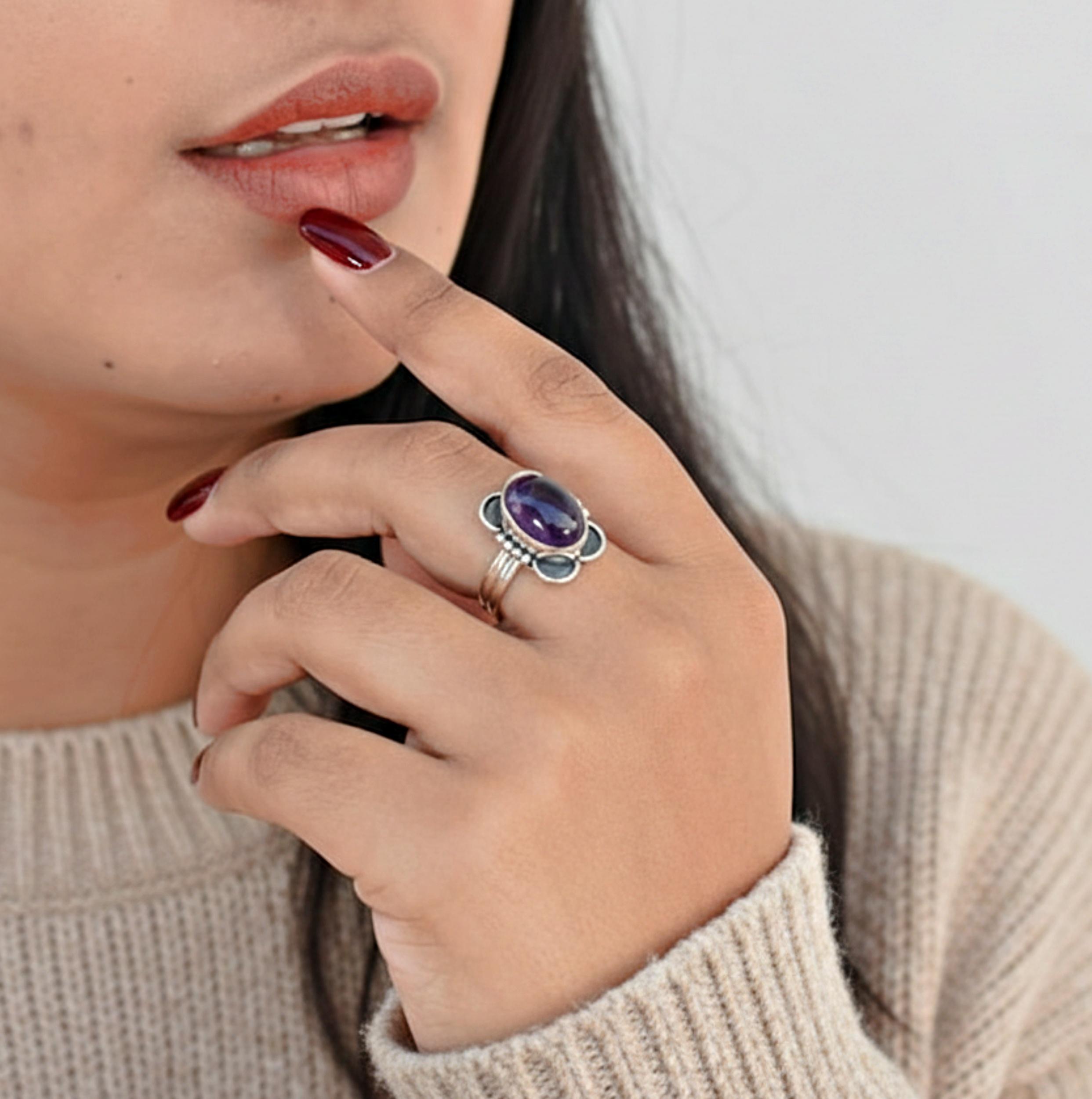 

Purple Amethyst Oval Shape Flower Ring, 925 Sterling Silver Jewelry, Minimalist Statement Ring for Women 12 срібний