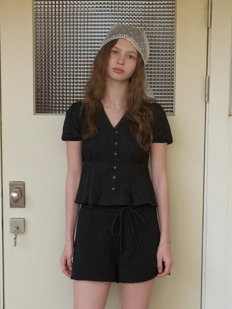Liel Feria Cotton V Blouse (Black)